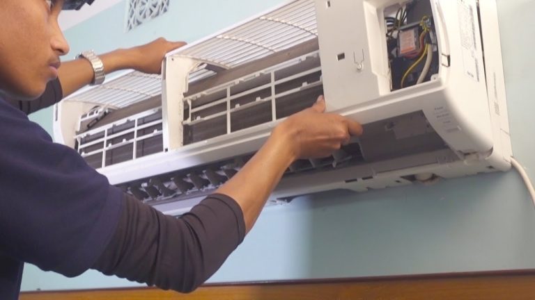 HOW TO OPEN SPLIT AC INDOOR UNIT FOR SERVICING OR CLEANIING