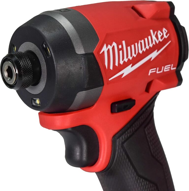 Milwaukee 3697-22 18V Lithium-Ion Brushless Cordless Hammer Drill and Impact Driver Combo Kit (2-Tool) with (2) 5.0Ah Batteries, Charger & Tool Case review